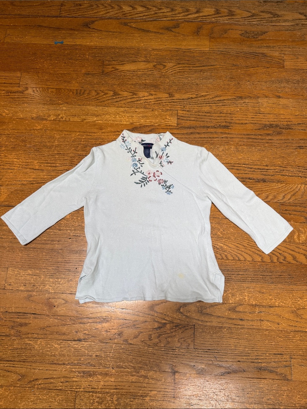 Girls Vintage Limited Too Embroidered Mandarin Collar Sweater. Size L